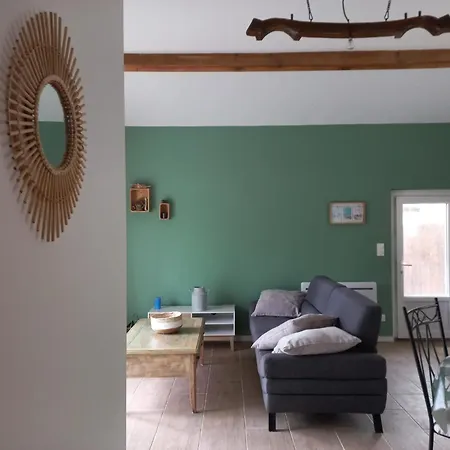 La Petite Maison Des Ecureuils Holiday home Mios